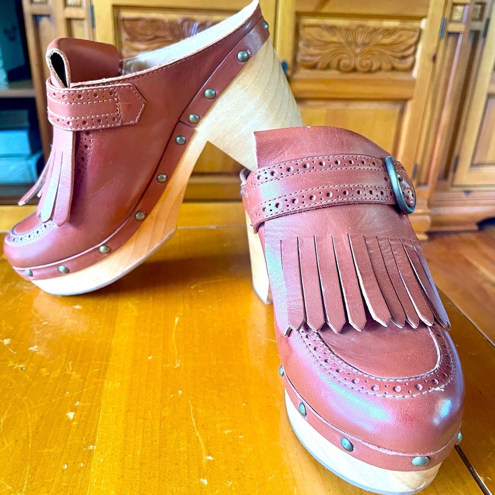 Anthropologie Pilcro Leather Clogs 38 Spain
